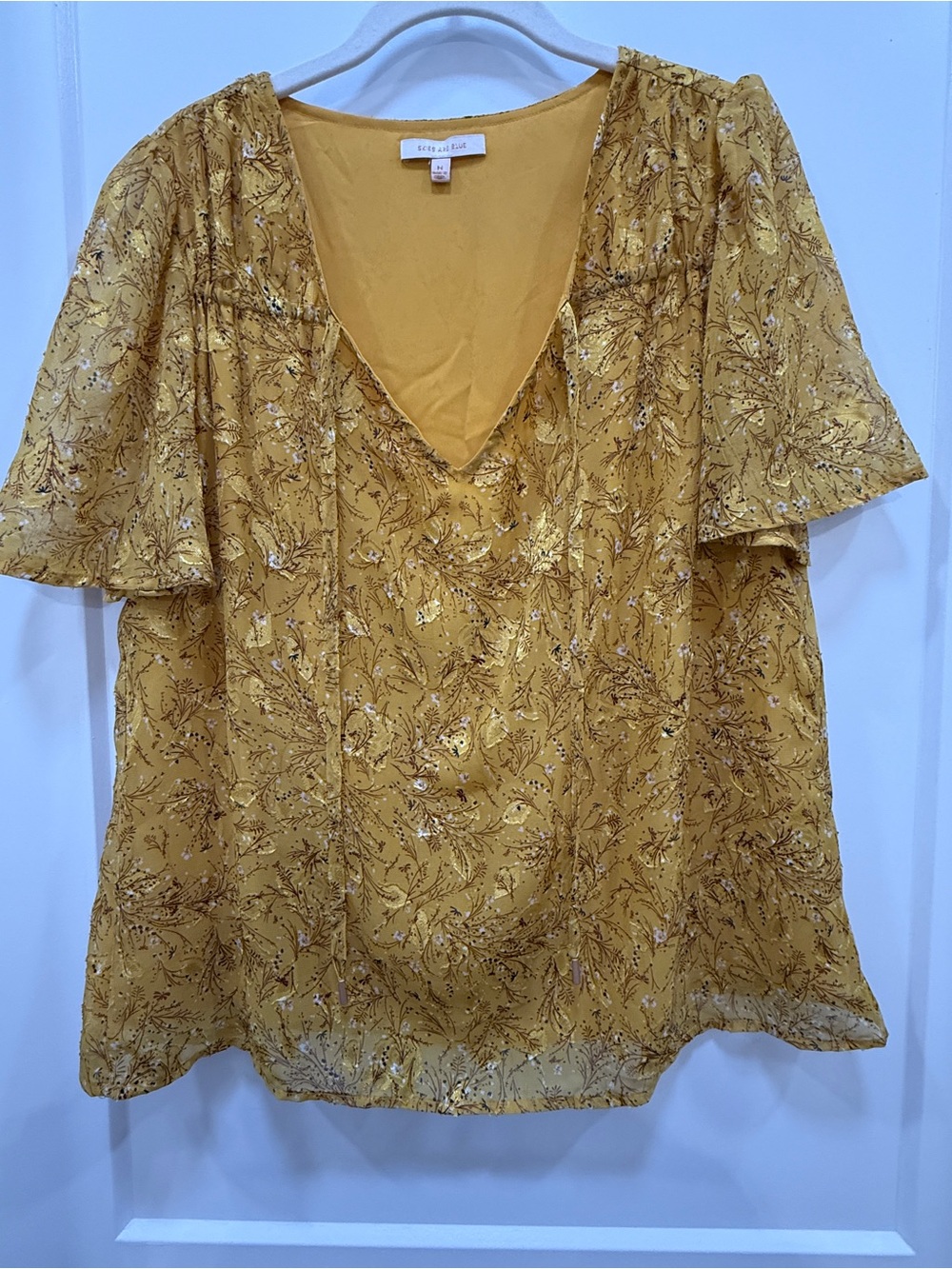 Skies Are Blue V-Neck Floral Short Sleeve Blouse